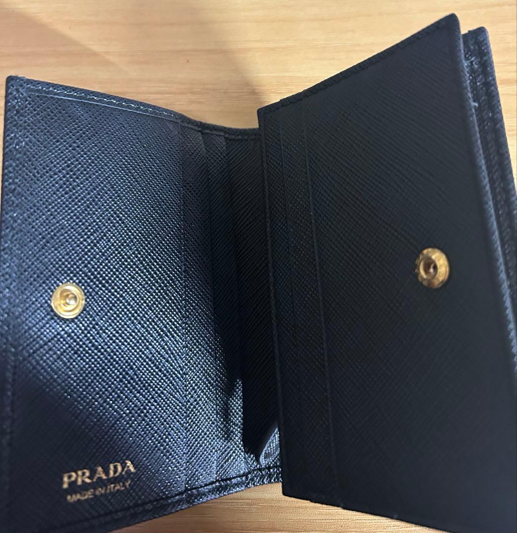 PRADA サフィアーノトライアングル 財布