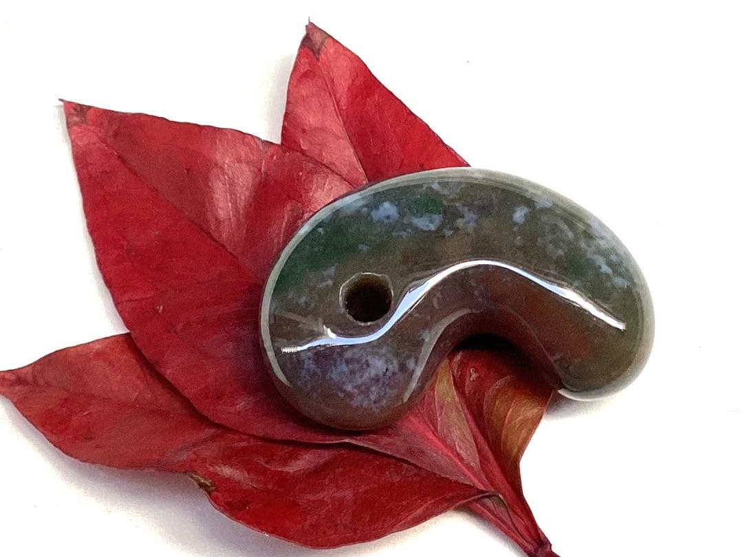 ✳お宝初出品　出雲石【ヘマタイト】天然石 雪輪文様*再結晶線入り　鑑別書付御守り