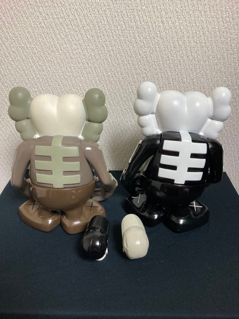 BOUNTY HUNTER KAWS KUN カウズ