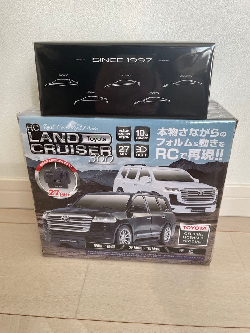 トヨタ ランドクルーザー300 RCカー　& TOYOTA　プリウス　ミニカー