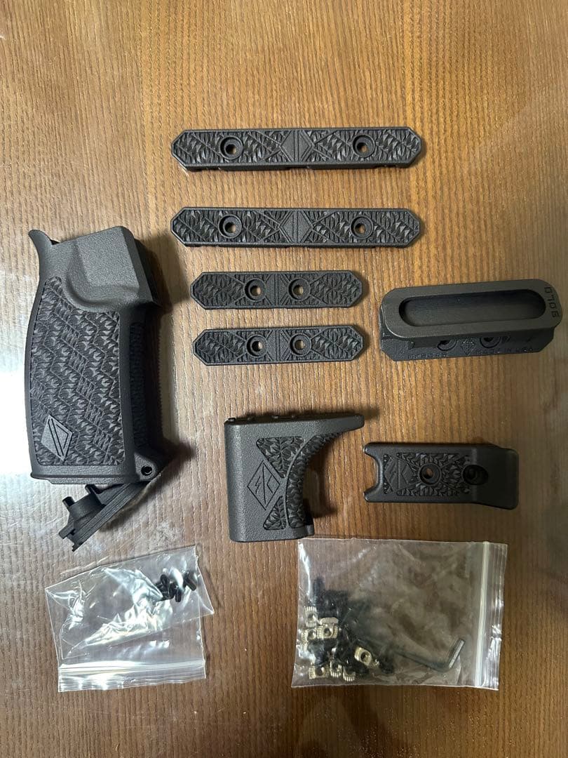 IRREGULAR DEFENSE MHS V2 グリップ(電動ガン用)レプリカ