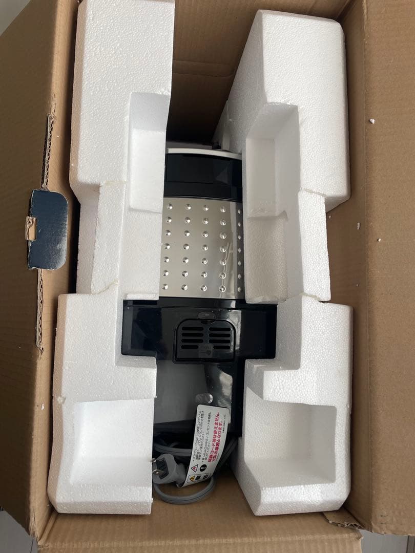 新品未使用デロンギ　マグニフィカS カプチーノ　　ECAM23260SBN