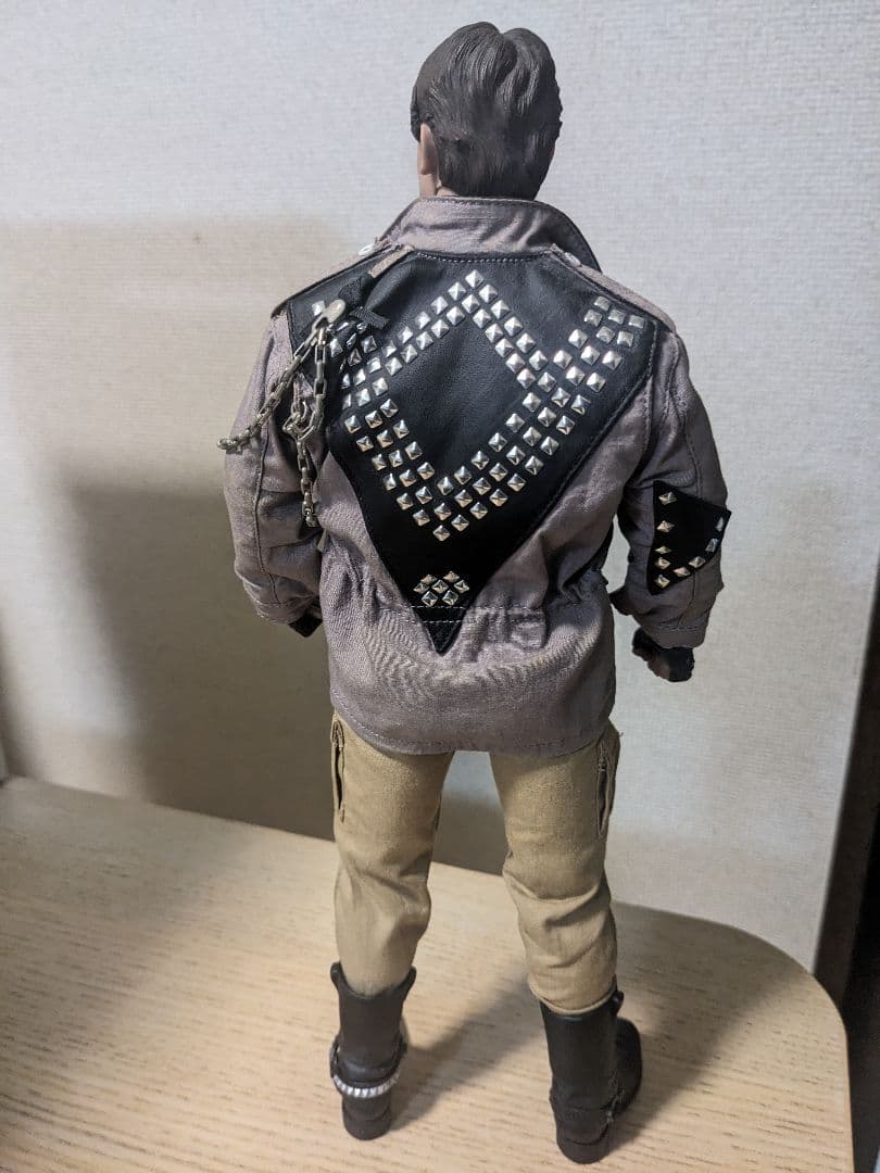 ホットトイズ ターミネーター T-800 MMS136 アクションフィギュア