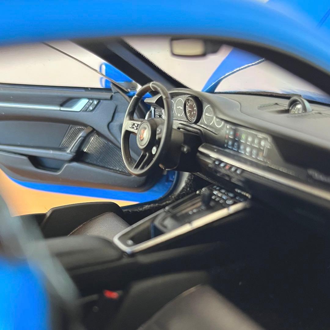 【ミニカー 美品】1/18 ミニチャンプス ポルシェ 911 ダカール 2022