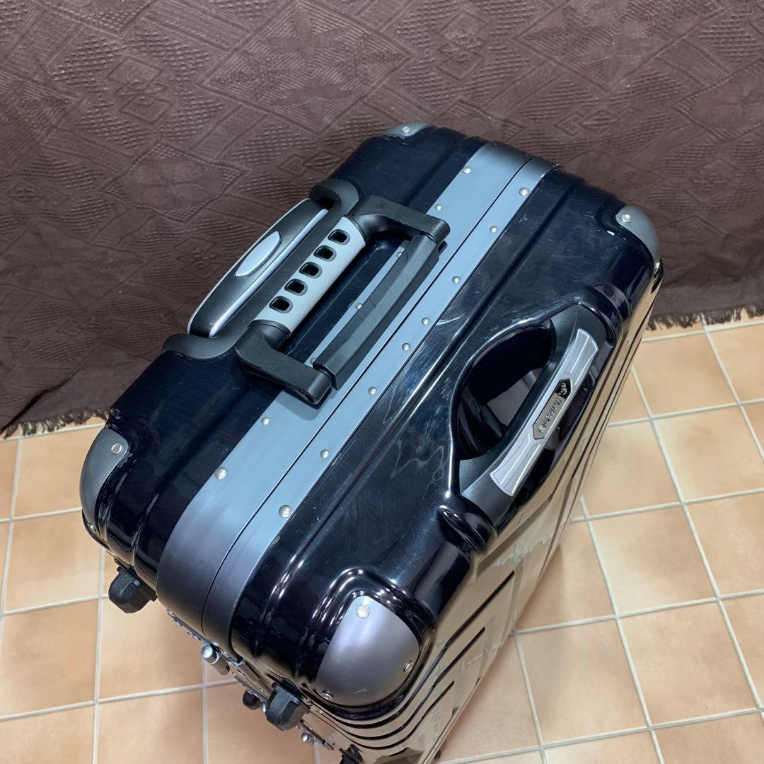 ESCAPE'S グリップマスター 83L 鍵２本付 スーツケース シフレ