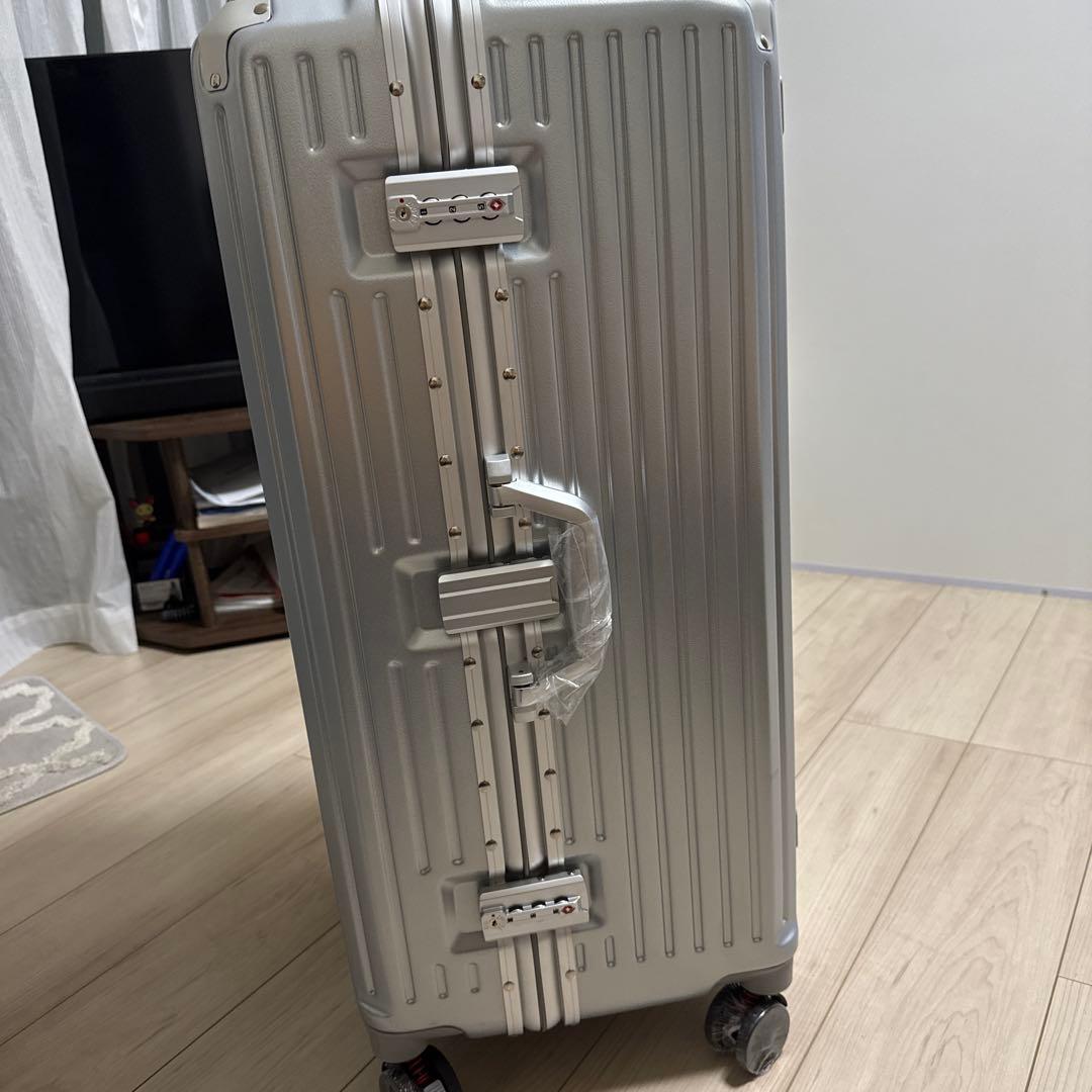 大型 スーツケース アルミフレーム 70cm シルバー TSAロック