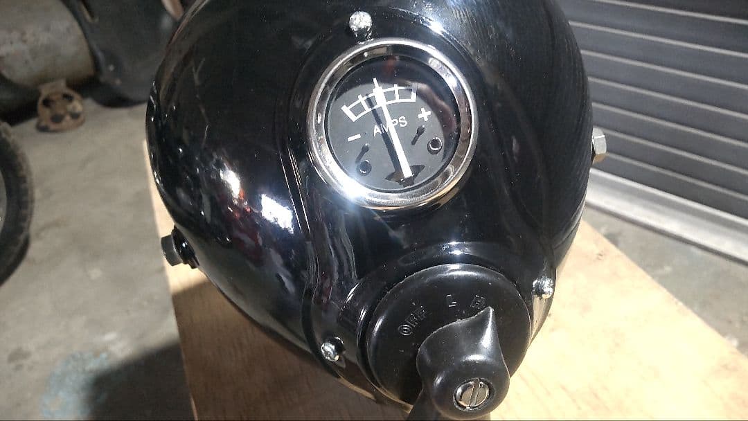 ルーカス Lucas SSU700タイプ ヘッドライト 7インチ　汎用