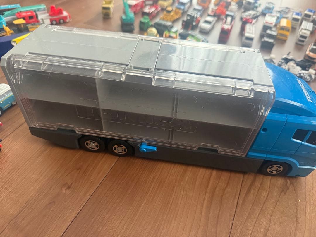 トミカ　まとめ 約100台弱　コンボイ付き　カーズ 鬼滅　すみっこ等