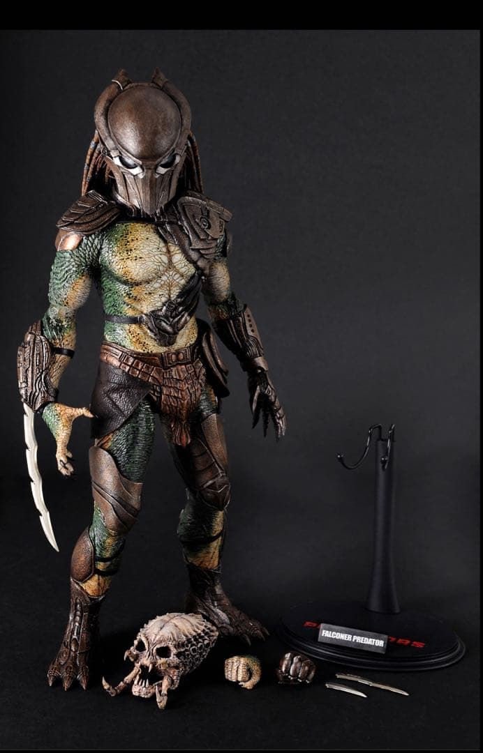 【新品未開封】プレデターズ Falconer Predator