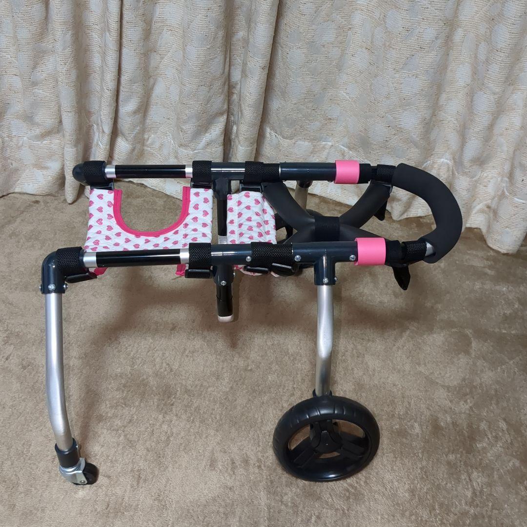 ワンちゃん4輪　トイプー等　リハビリ　食事補助　犬用車椅子　介護用　犬の歩行器