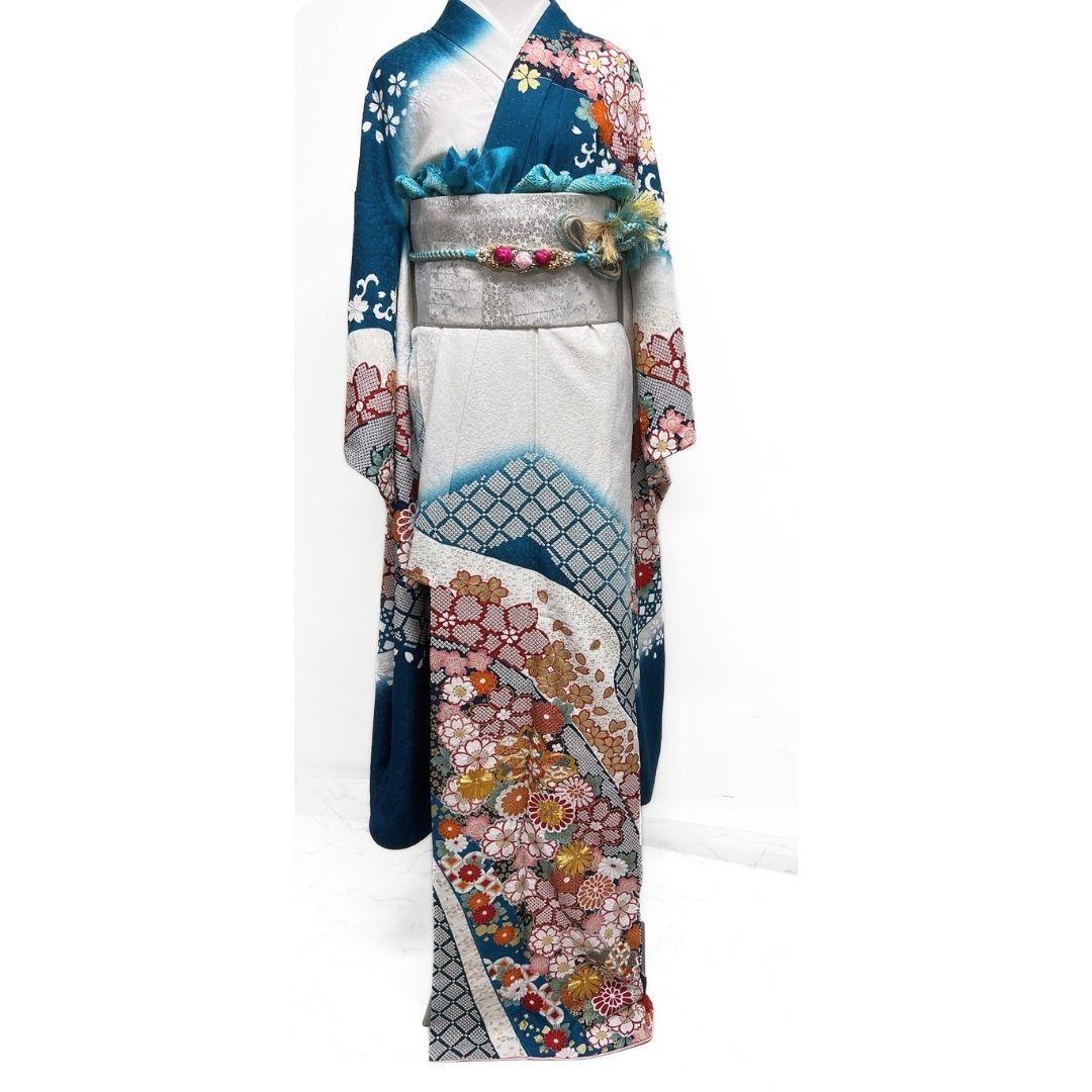 銀通し　金駒刺繍　金彩　桜花模様　花吹雪　振袖　着物　013a p