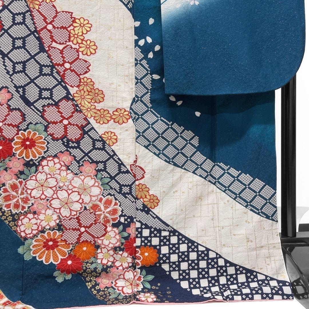 銀通し　金駒刺繍　金彩　桜花模様　花吹雪　振袖　着物　013a p