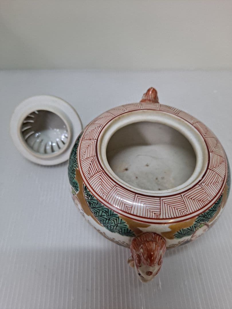 九谷焼 未使用 耳付き 三つ足香炉 赤絵 つまみ狛犬 アンティーク