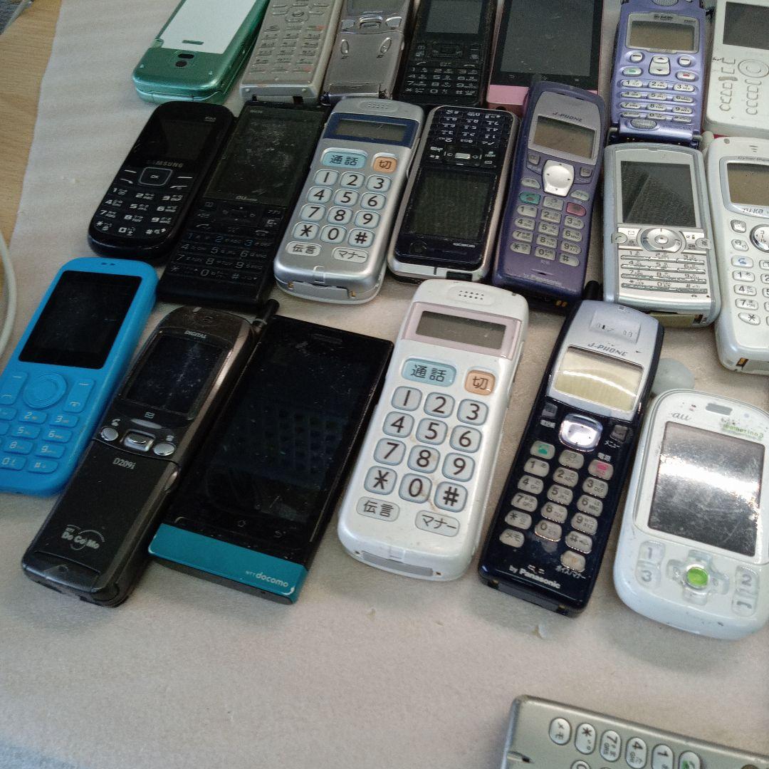 多数の携帯電話 本体　41個