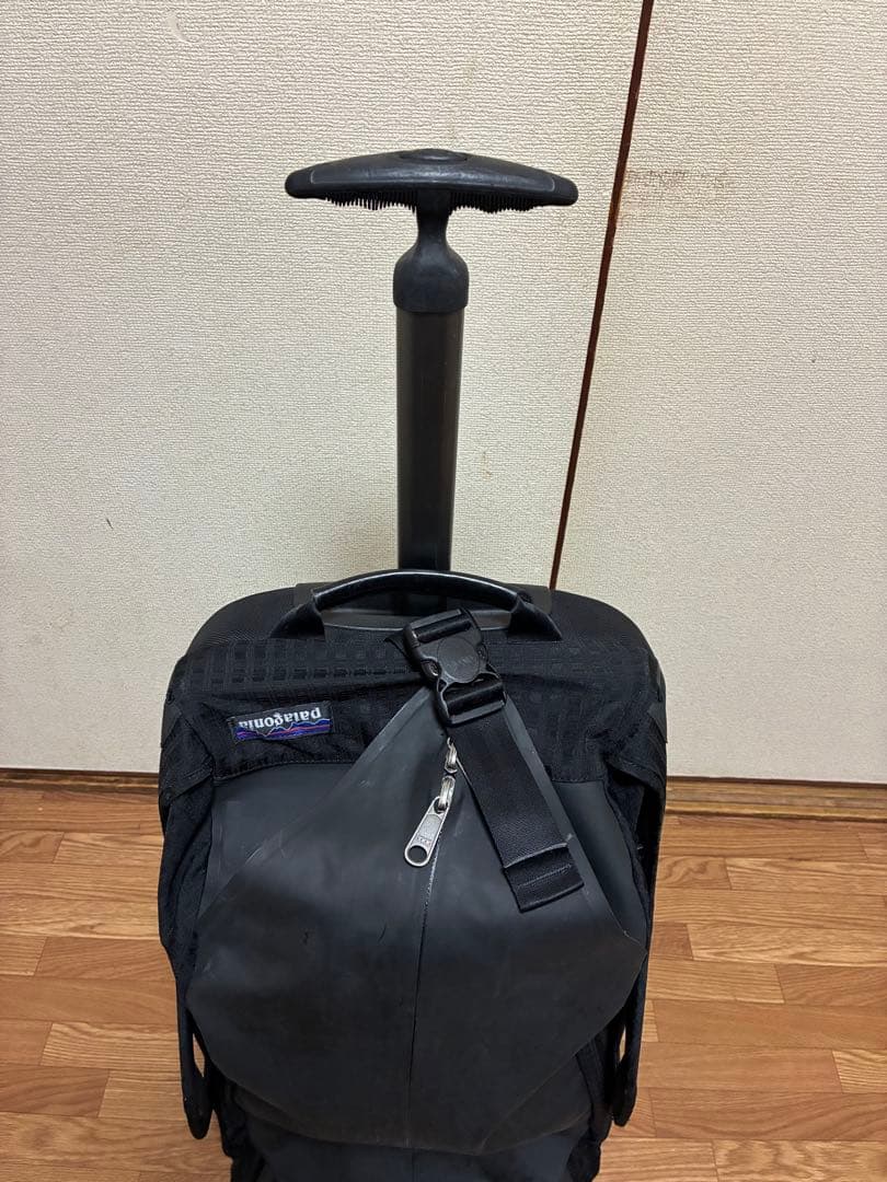 パタゴニア オーバーヘッド・シェッド キャリーケース スーツケース 2輪　黒