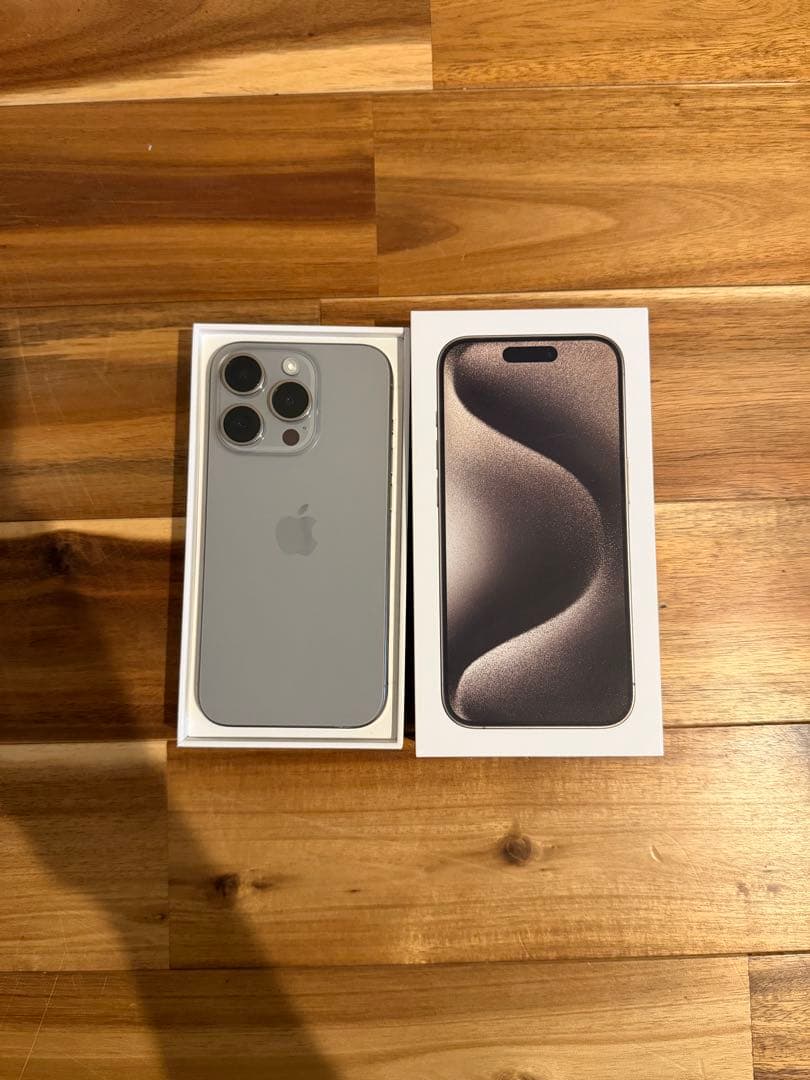 iPhone 15 pro 256GB 本体