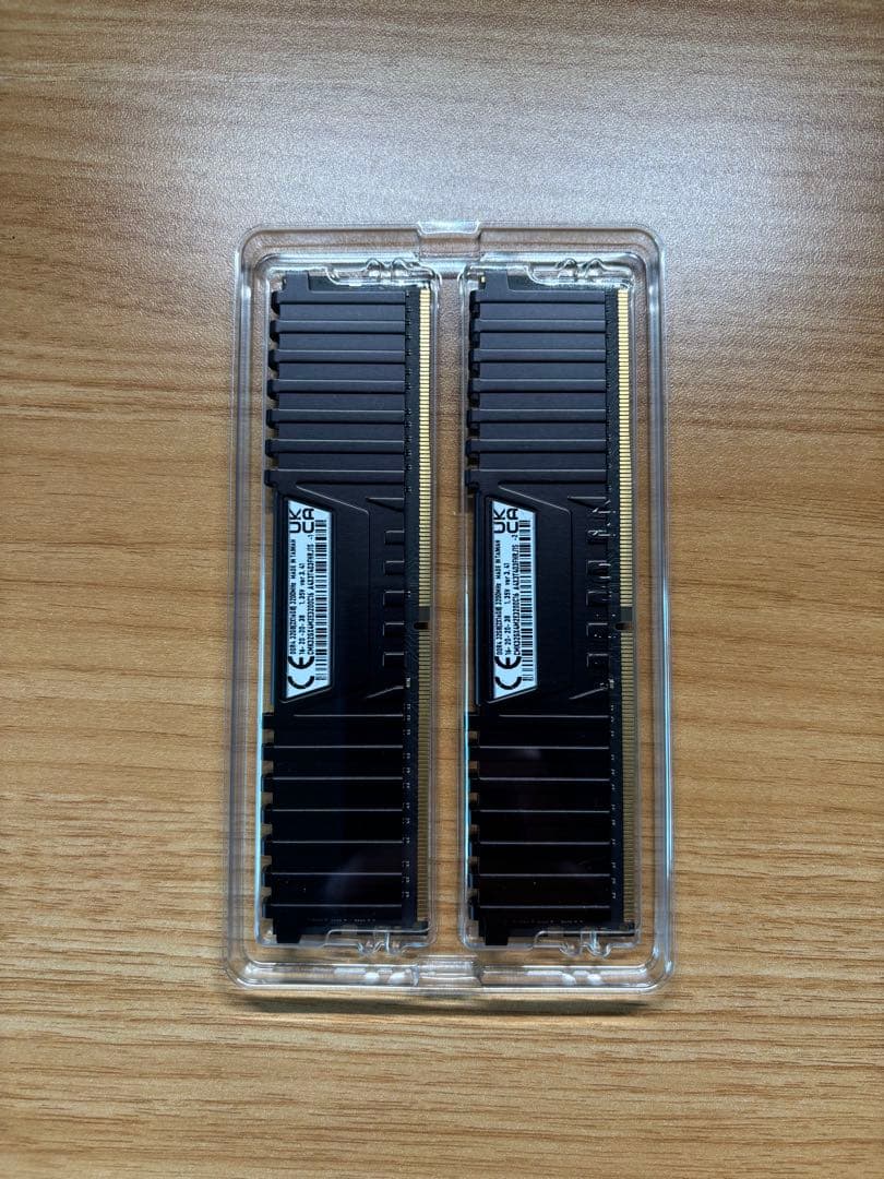 コルセアメモリー.DDR4.32GB（16x2）【即決OK】