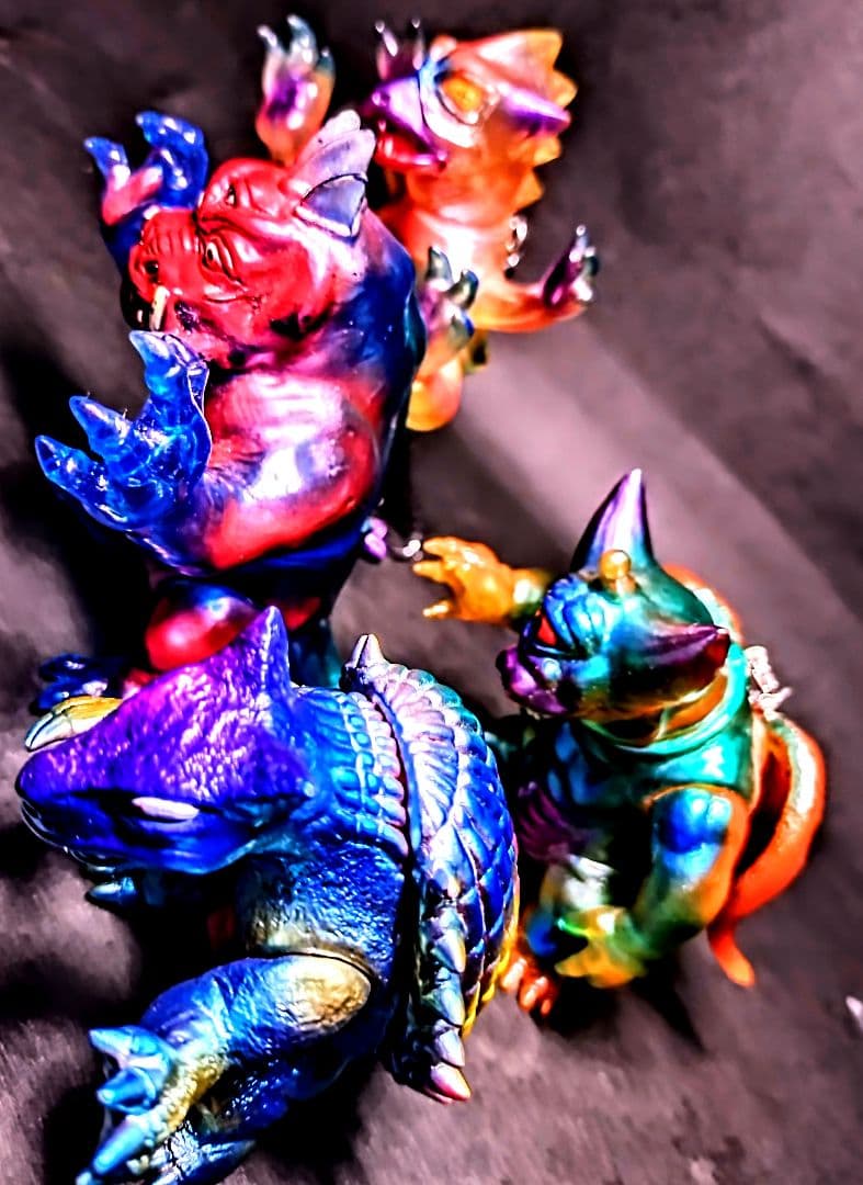 シカルナ工房。世界の怪獣、マイティ、バグン、イガール、テゴン。