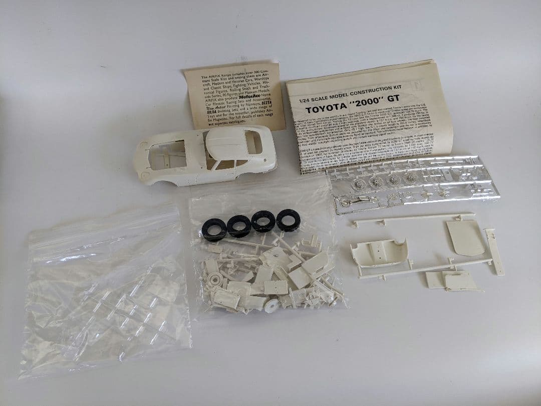 AIRFIX　トヨタ　2000GT　プラモデル