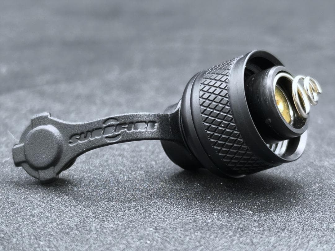 個人装備 SUREFIRE TAILCAP UE00