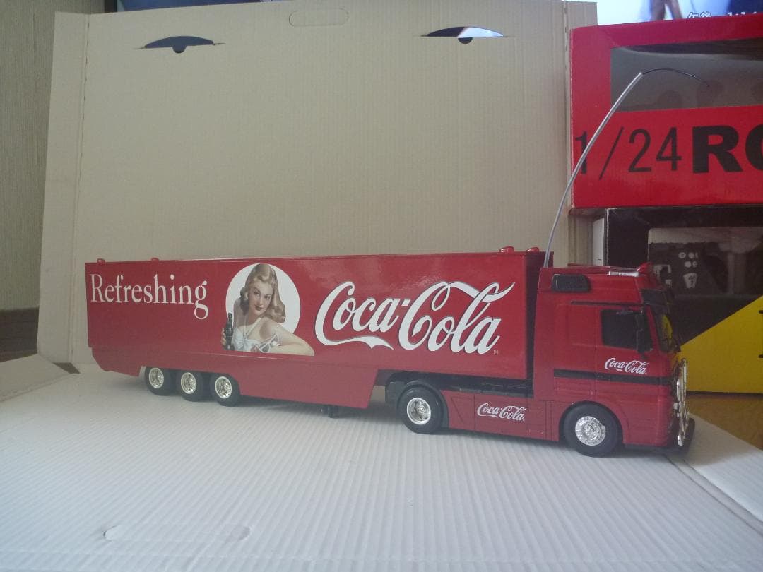 KYOSHOラジコンとMercedes-Benz ACTROSラジコン