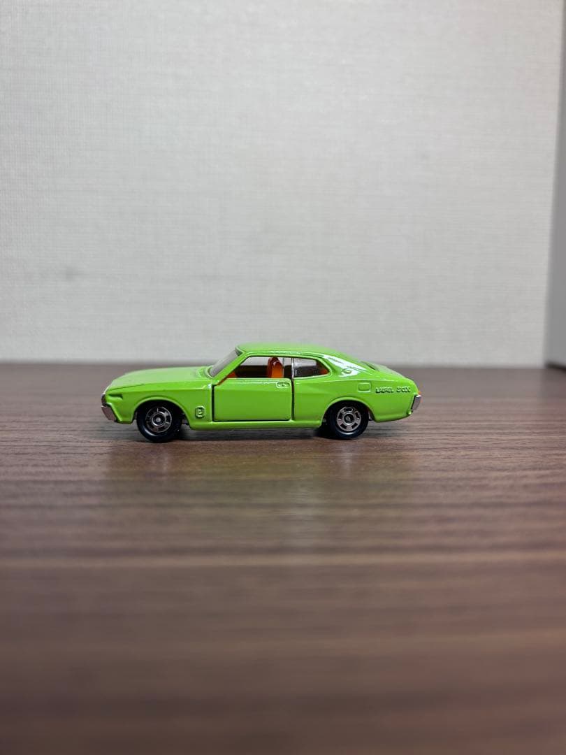 日本製絶版トミカNo.74　日産 ローレル ブタケツ　当時物