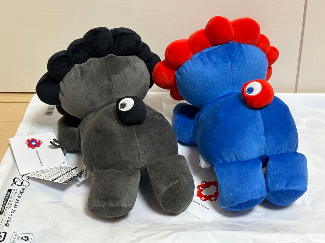 黒ミャクミャク　ミャクミャク　這い型　ぬいぐるみ　Mサイズ　2点セット