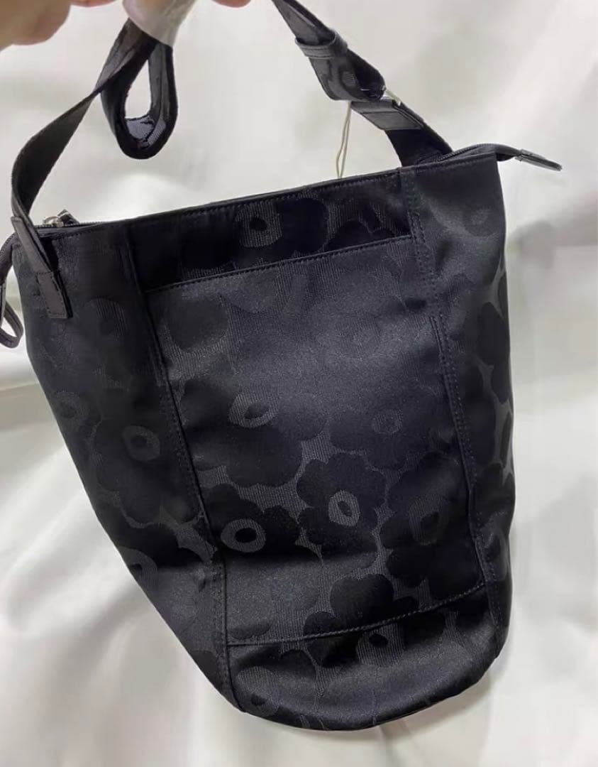 marimekko ブラック ショルダーバッグ