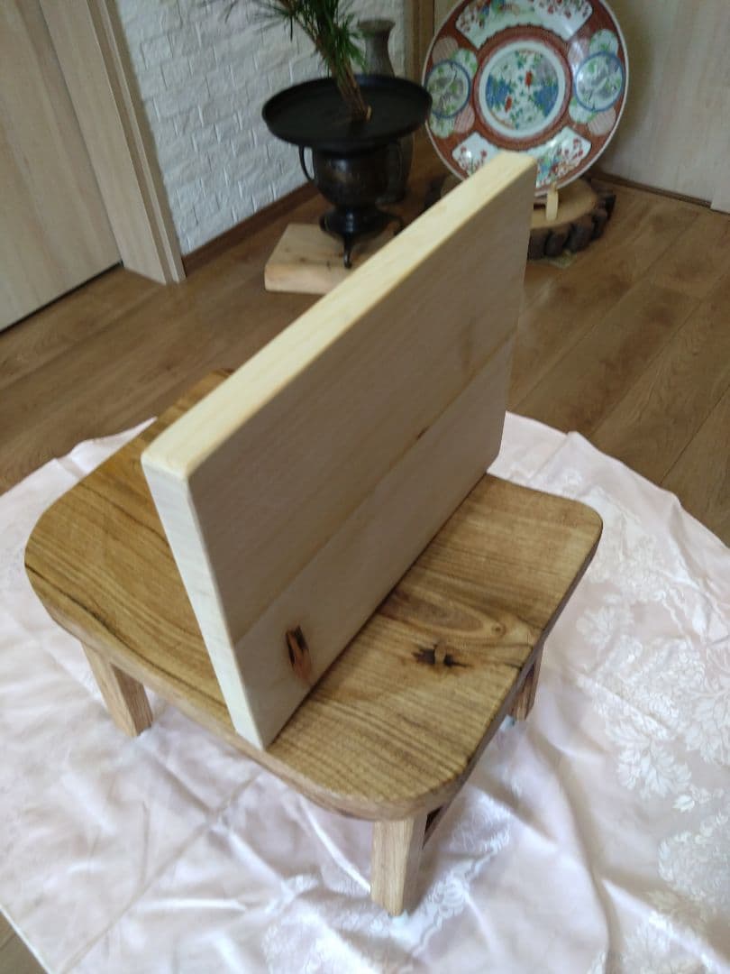 栗の木の椅子➕️カッティングボードのセット　ねこさんになります❕