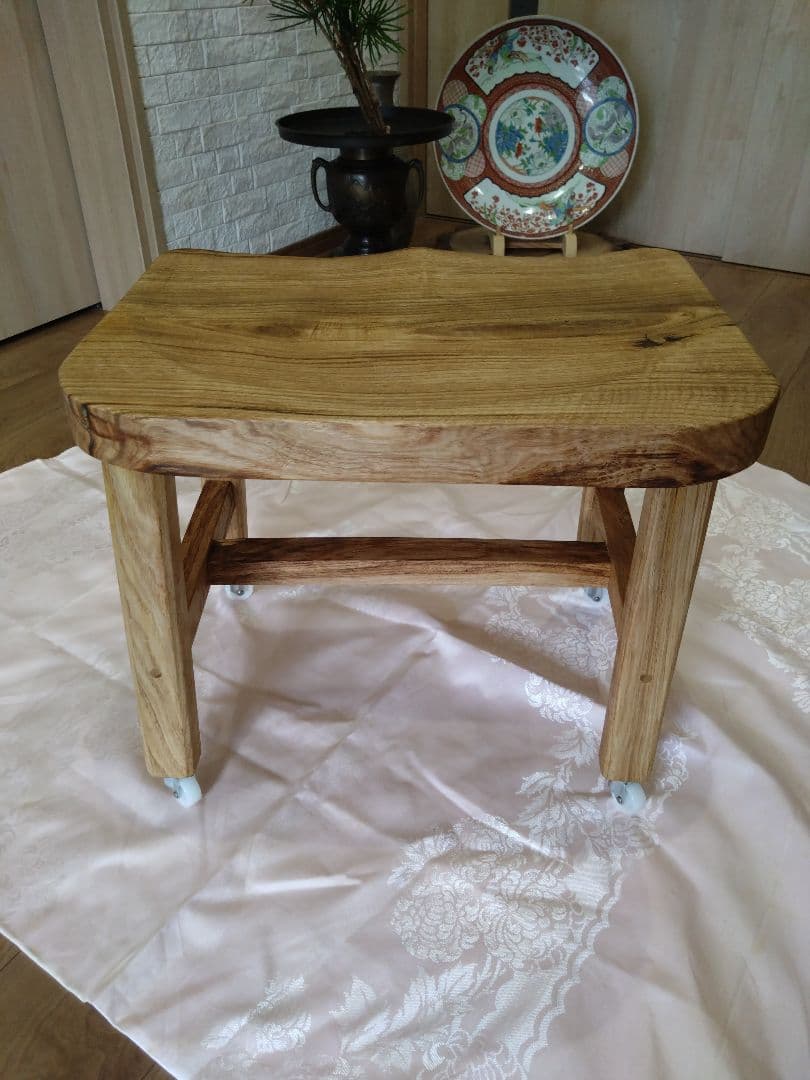 栗の木の椅子➕️カッティングボードのセット　ねこさんになります❕