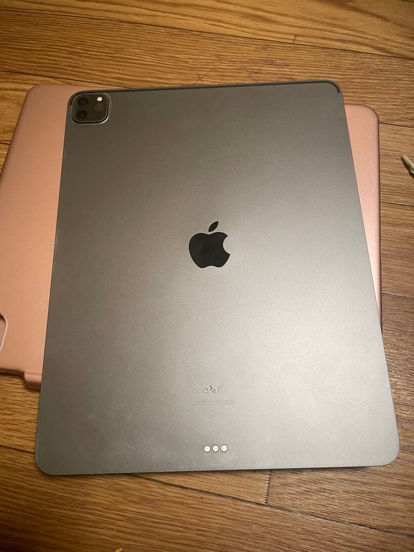 勇*気様 iPadPro12.9インチ 第4世代256GBとおまけ キーボードカ