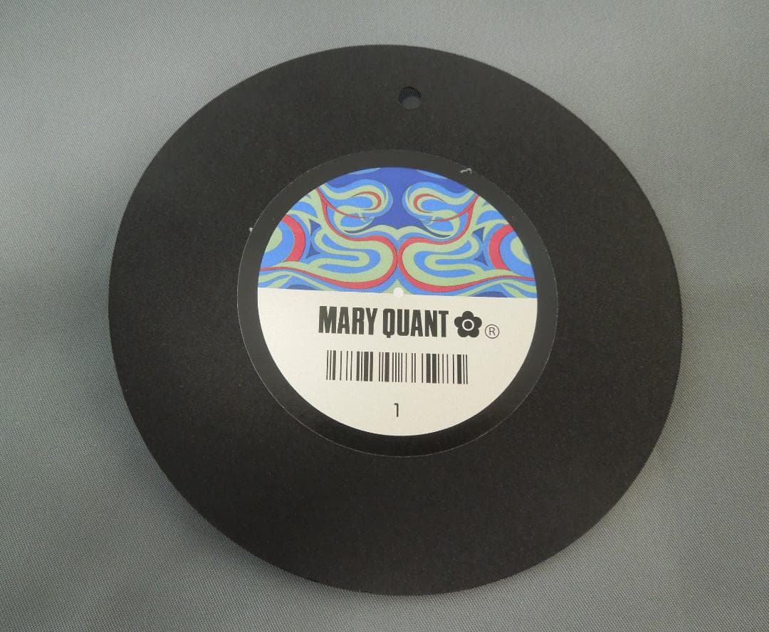 美術館グッズ【7823】　〈展覧会シリーズ〉マリー・クワント展②　布製缶バッジ