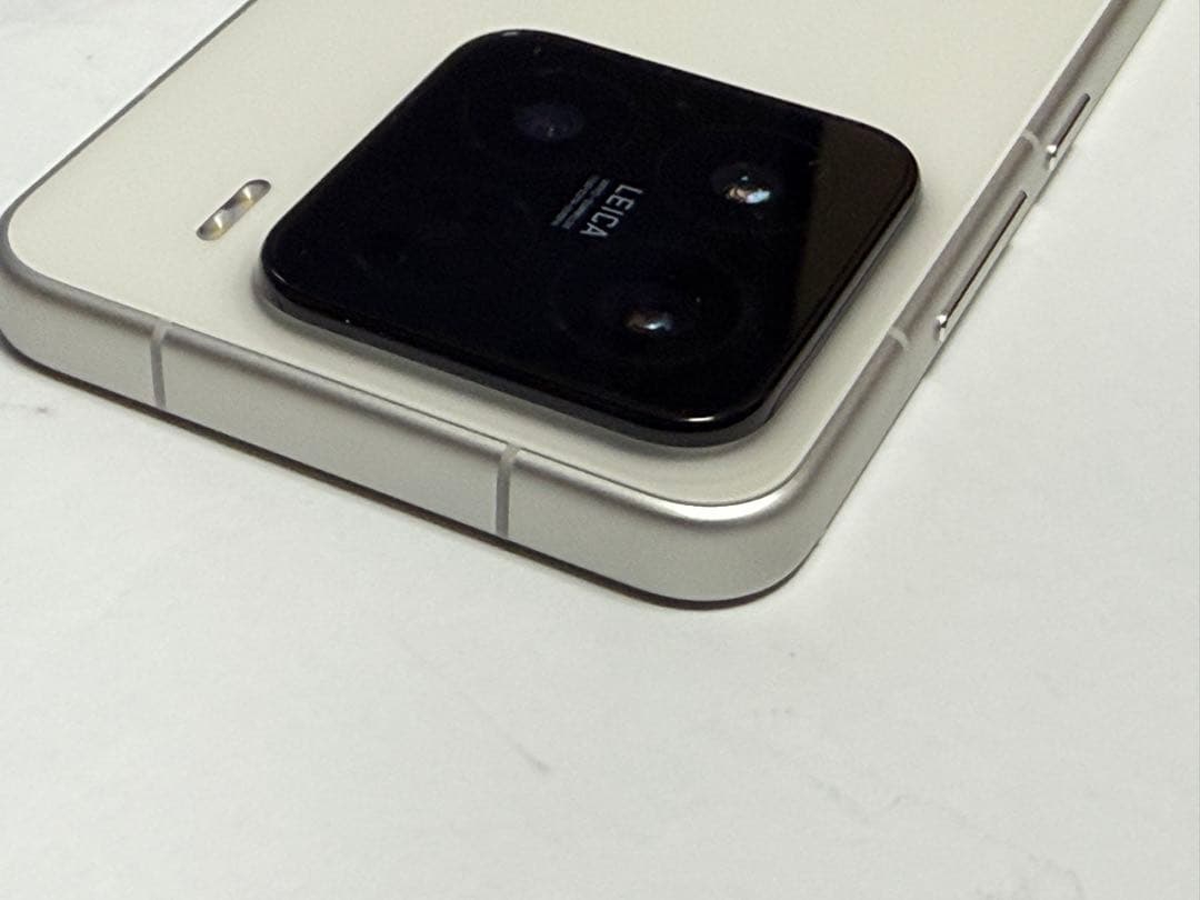 LEICA phone Xiaomi 15 White 250GB ROM美品
