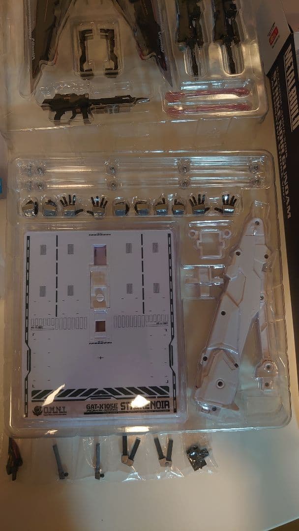 メタルビルド　ストライクノワール＋ランチャー,ソードストライカー