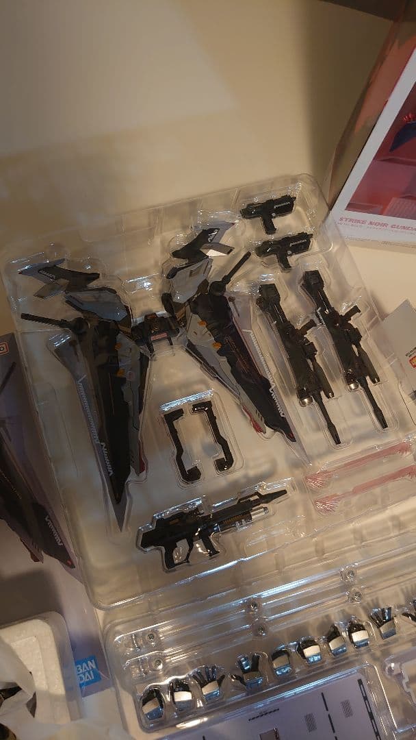 メタルビルド　ストライクノワール＋ランチャー,ソードストライカー