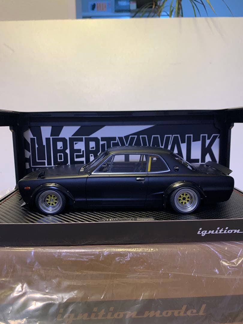 イグニッションモデル　1/18 ハコスカ 2台