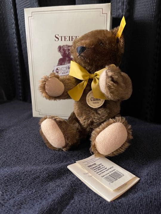 ドイツシュタイフ社製クラッシックテディベア25cmダークブラウンゴールドリボン