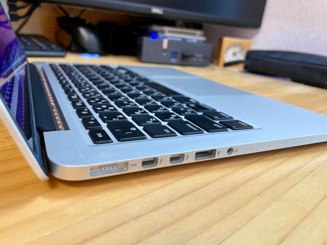 MacBook Pro 13インチ（2015年モデル）です。