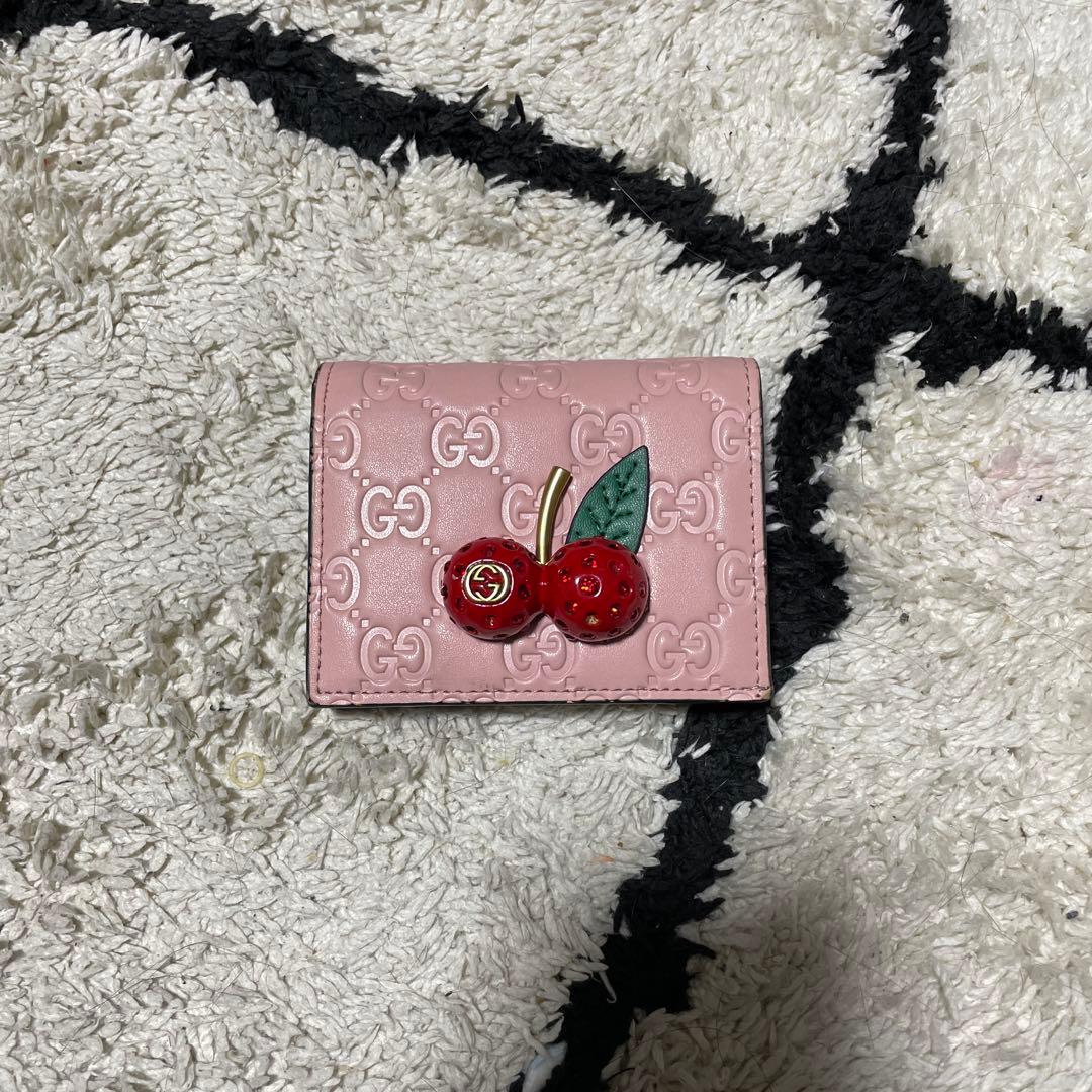 GUCCI チェリー装飾 二つ折り財布 ピンク