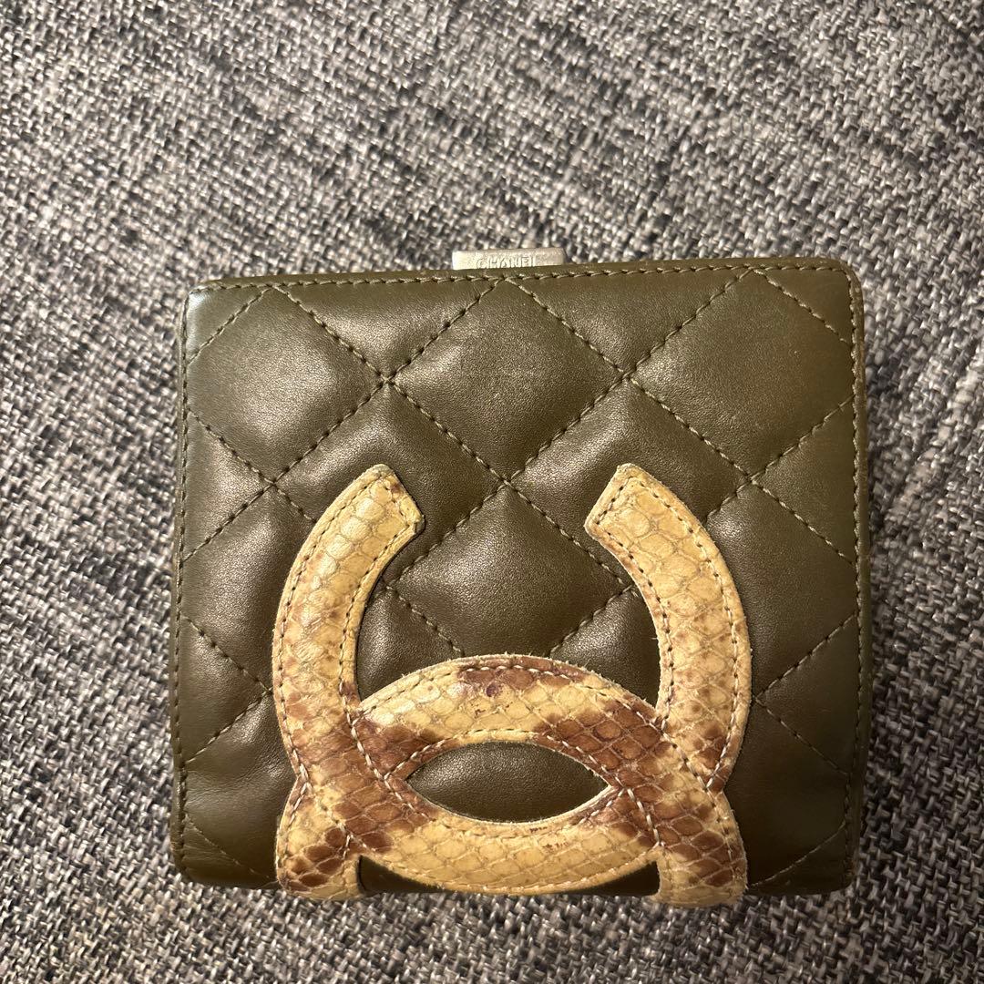 新春お値下げ！4日まで希少CHANELパイソン二つ折り財布♡