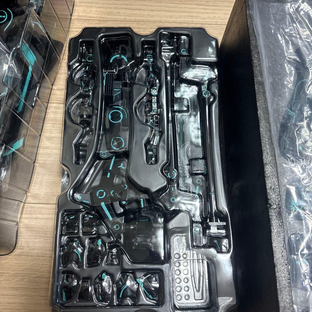 ホットトイズ アイアンマン　マーク4(ネオンテック版)[パワードスーツ装着機付]