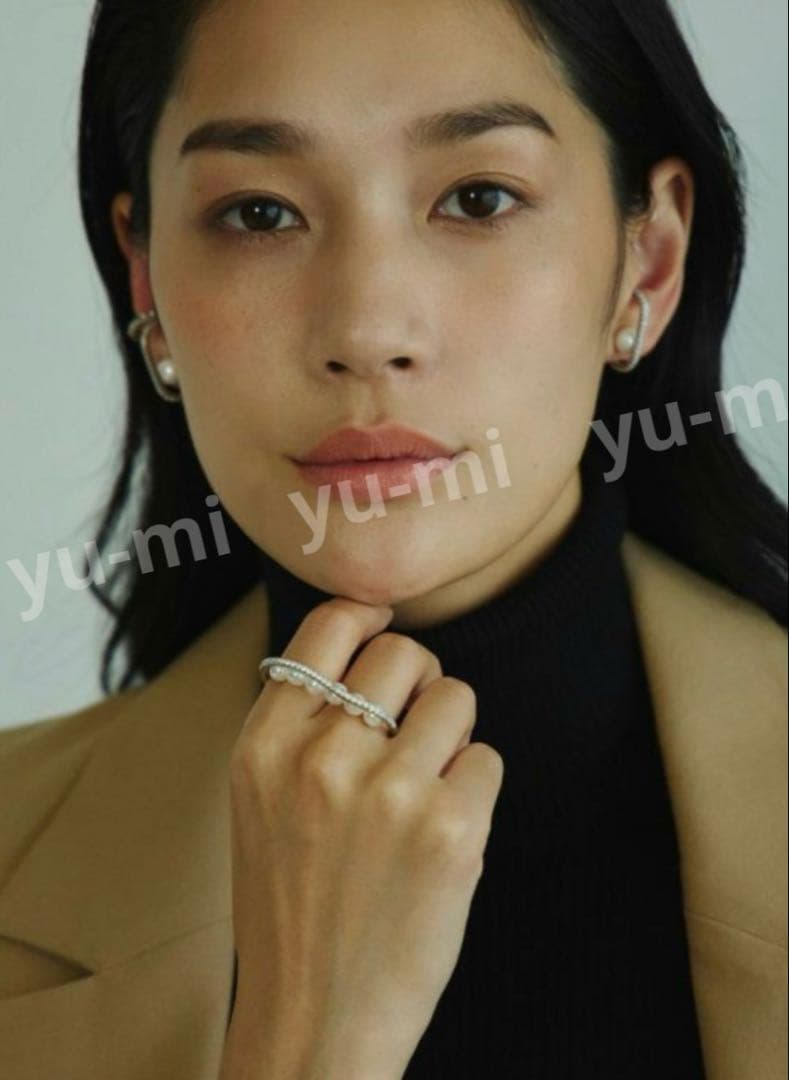 ステラハリウッド　　ビジュー　パールピアス　　シルバー