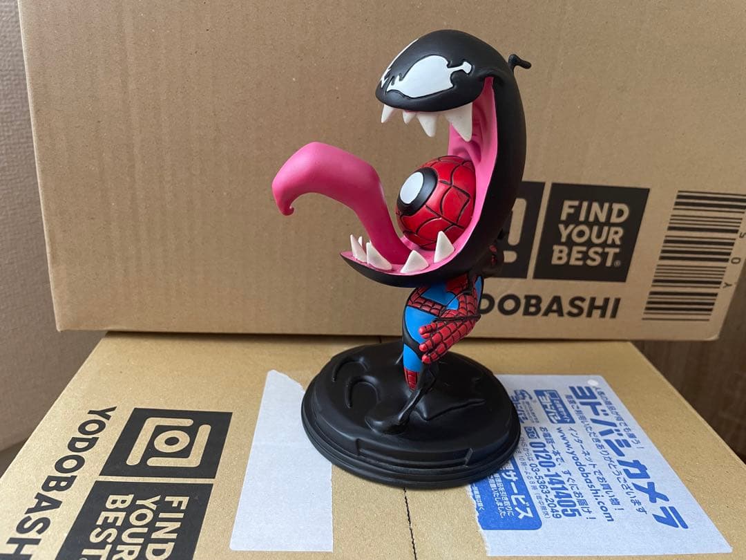 世界5000個限定 スパイダーマン　ヴェノム フィギュア　マーベル　marvel