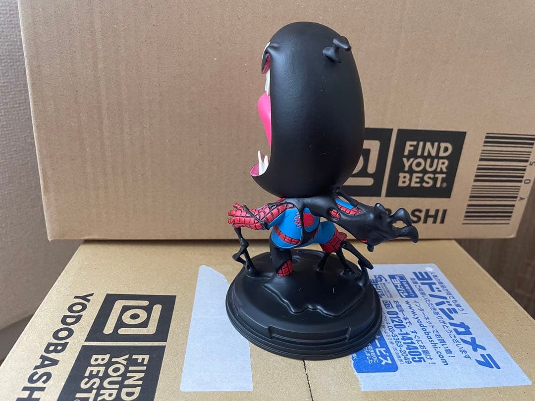 世界5000個限定 スパイダーマン　ヴェノム フィギュア　マーベル　marvel