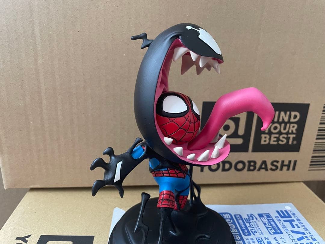 世界5000個限定 スパイダーマン　ヴェノム フィギュア　マーベル　marvel