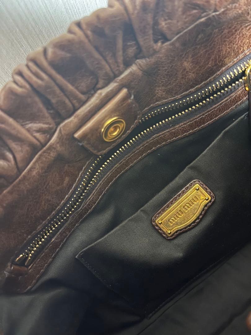 MIU MIU ブラウンレザー ショルダーバッグ