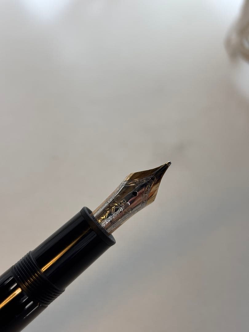 モンブラン マイスターシュテュック ル・グラン 146 万年筆 M 中白　14K