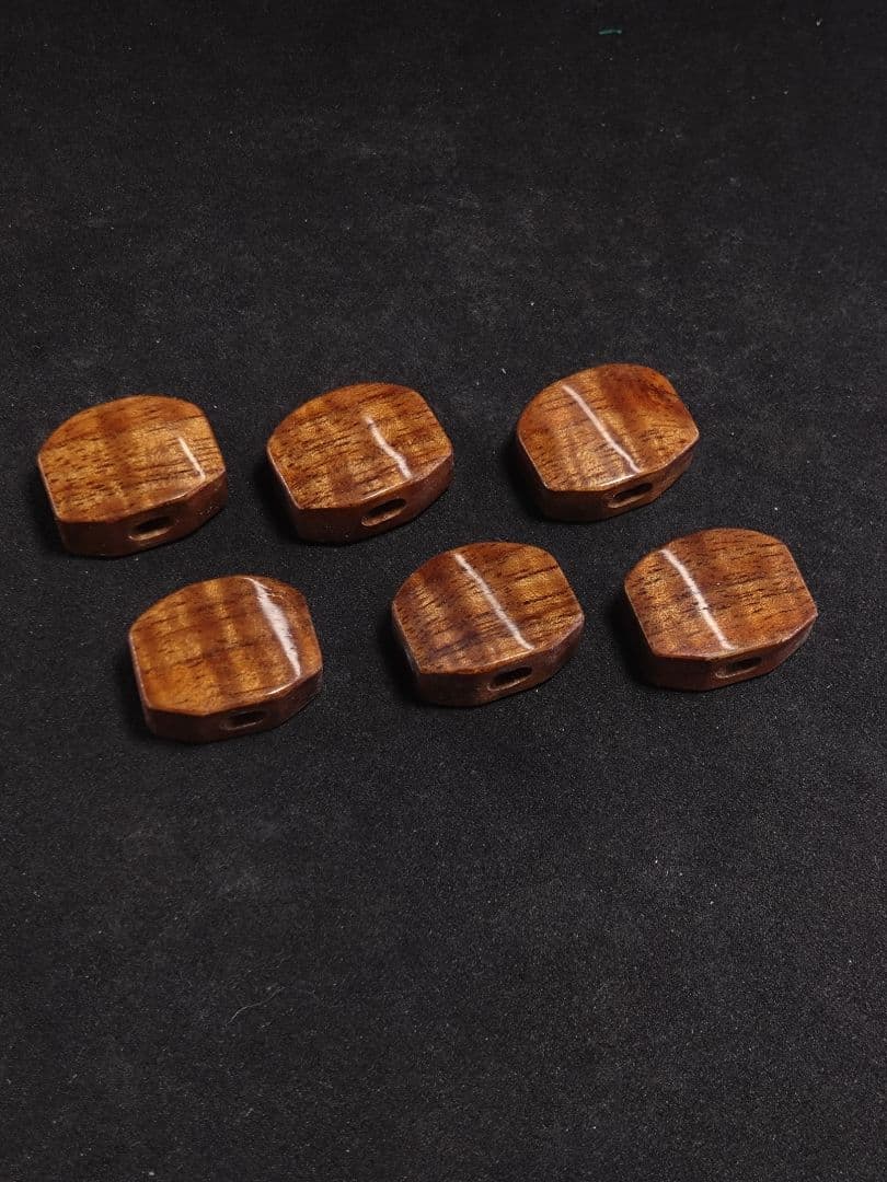 （注文分）ミニタイプペグボタン/カーリーメイプルカーリーコア材クリア仕上げ