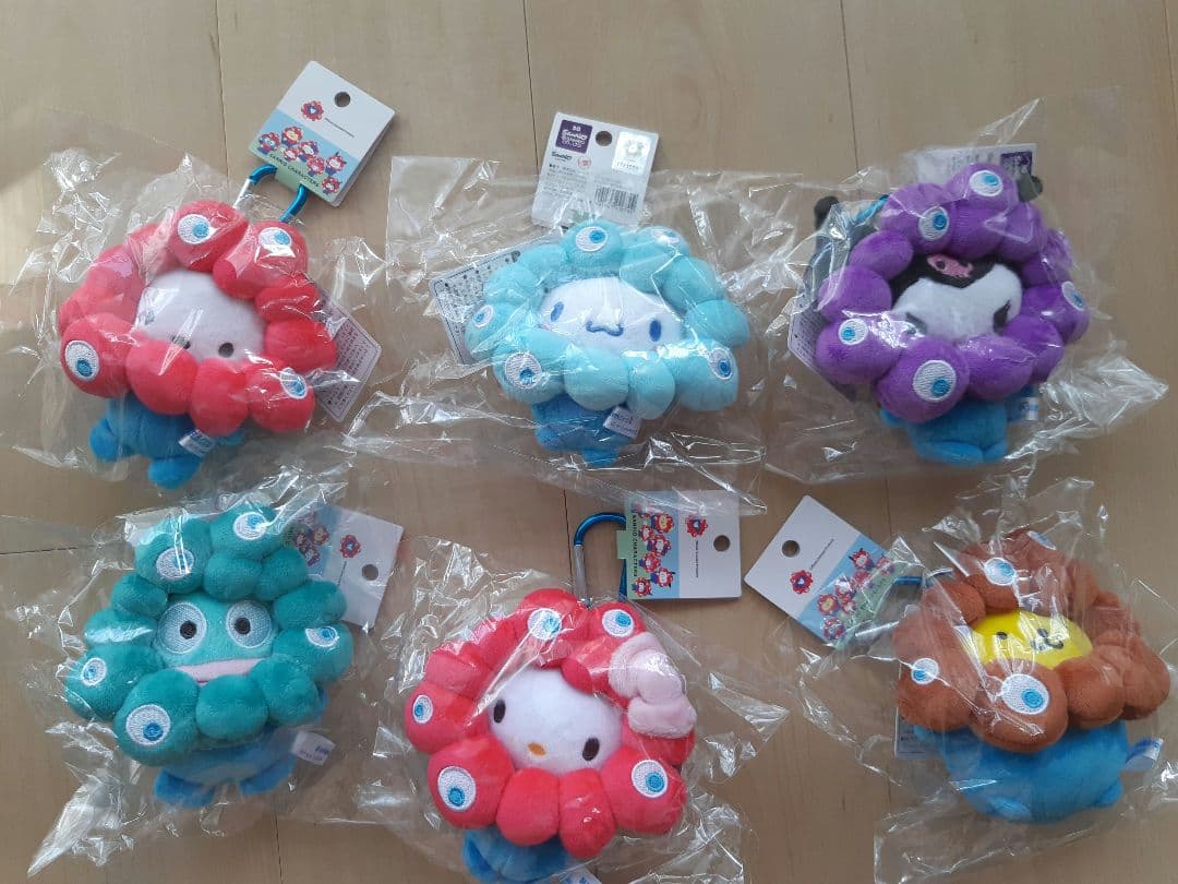 万博　会場限定カラー　サンリオ