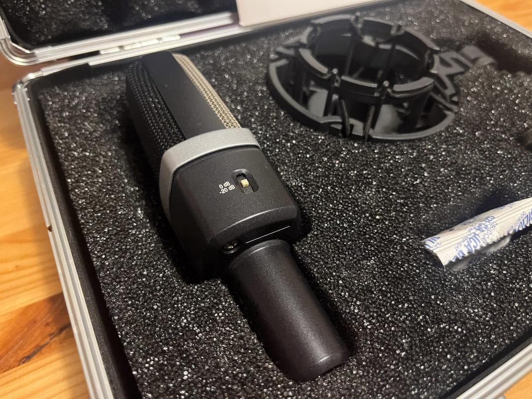 AKG C214 コンデンサーマイク ほぼ未使用 ケース付属